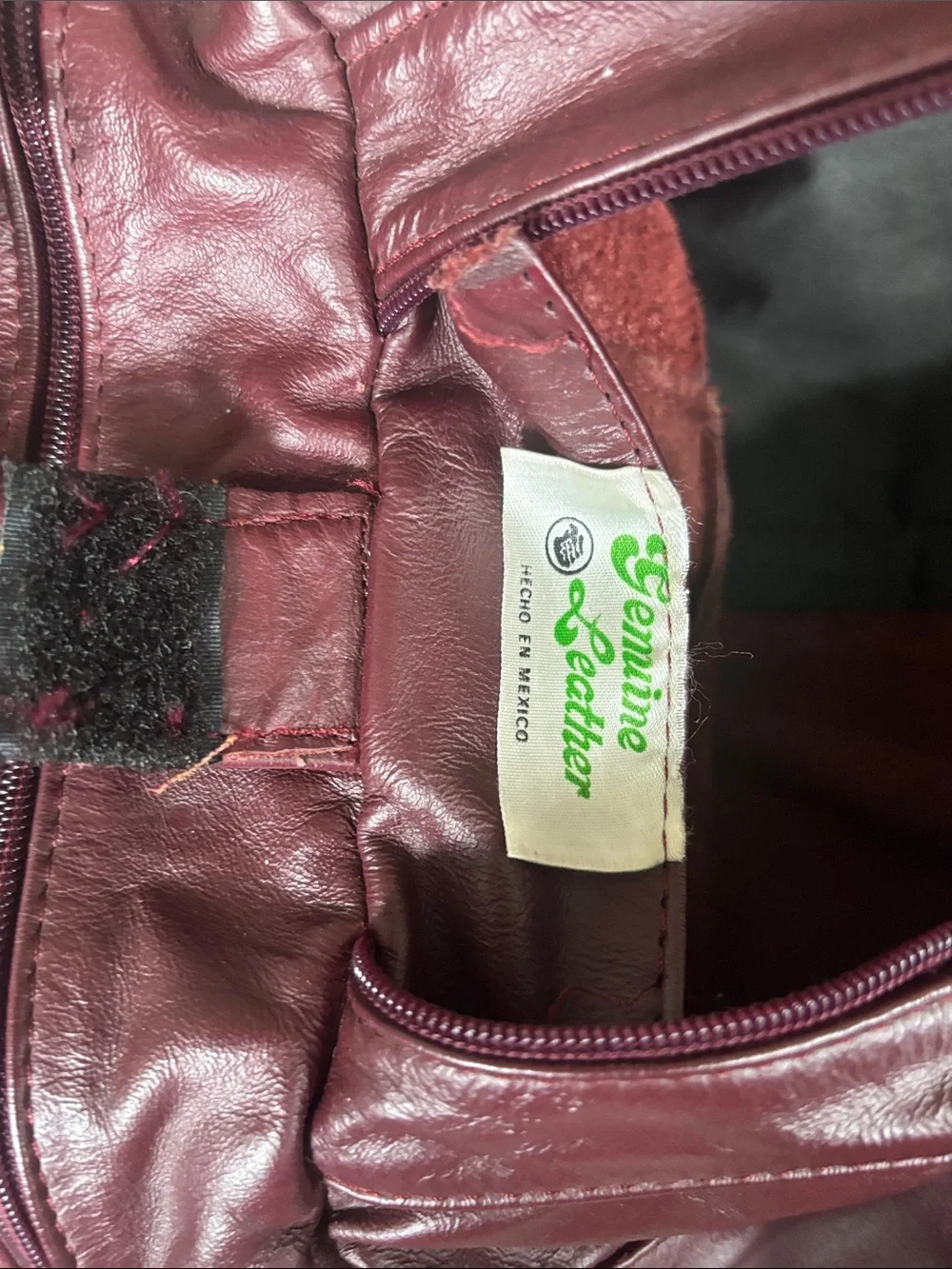 Vintage Men's Leather Duffel Bag in Burgundy - Classic Travel Weekender